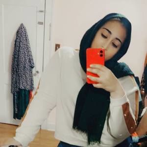 Meet your Posher, Amira